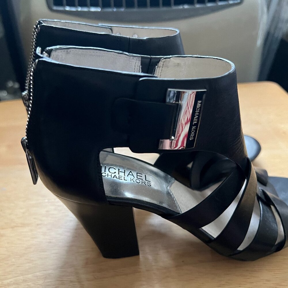 Michael Kors Guiliana Sandals-Opened toe/Black/Leather/8M